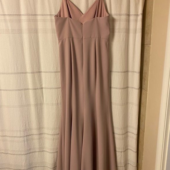 Dessy Seamed Bodice Crepe Trumpet Gown with Front Slit in Suede Rose Size 6 - Picture 5 of 9